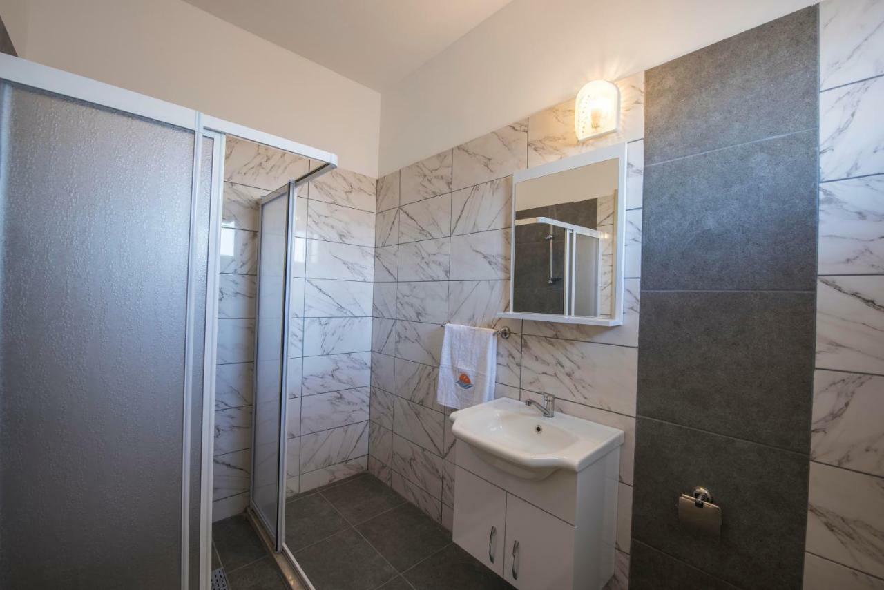 Deniz Airport Suites Nicosia Eksteriør billede