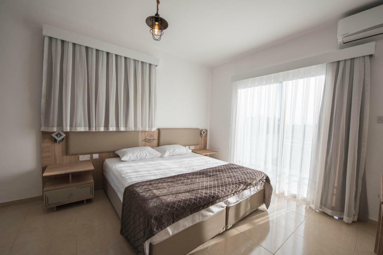 Deniz Airport Suites Nicosia Eksteriør billede