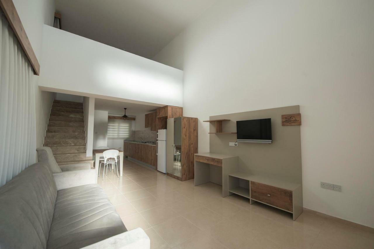 Deniz Airport Suites Nicosia Eksteriør billede