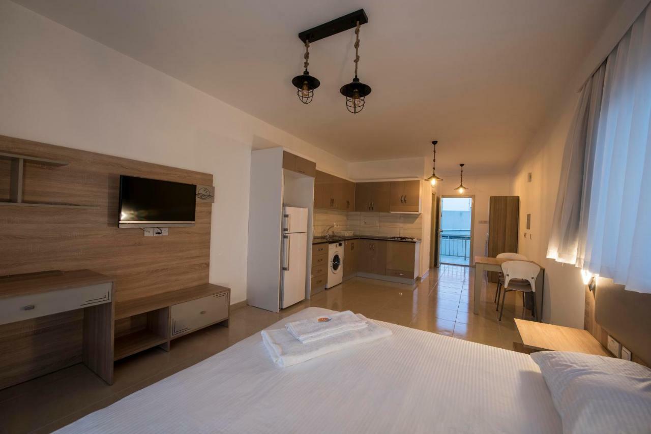 Deniz Airport Suites Nicosia Eksteriør billede