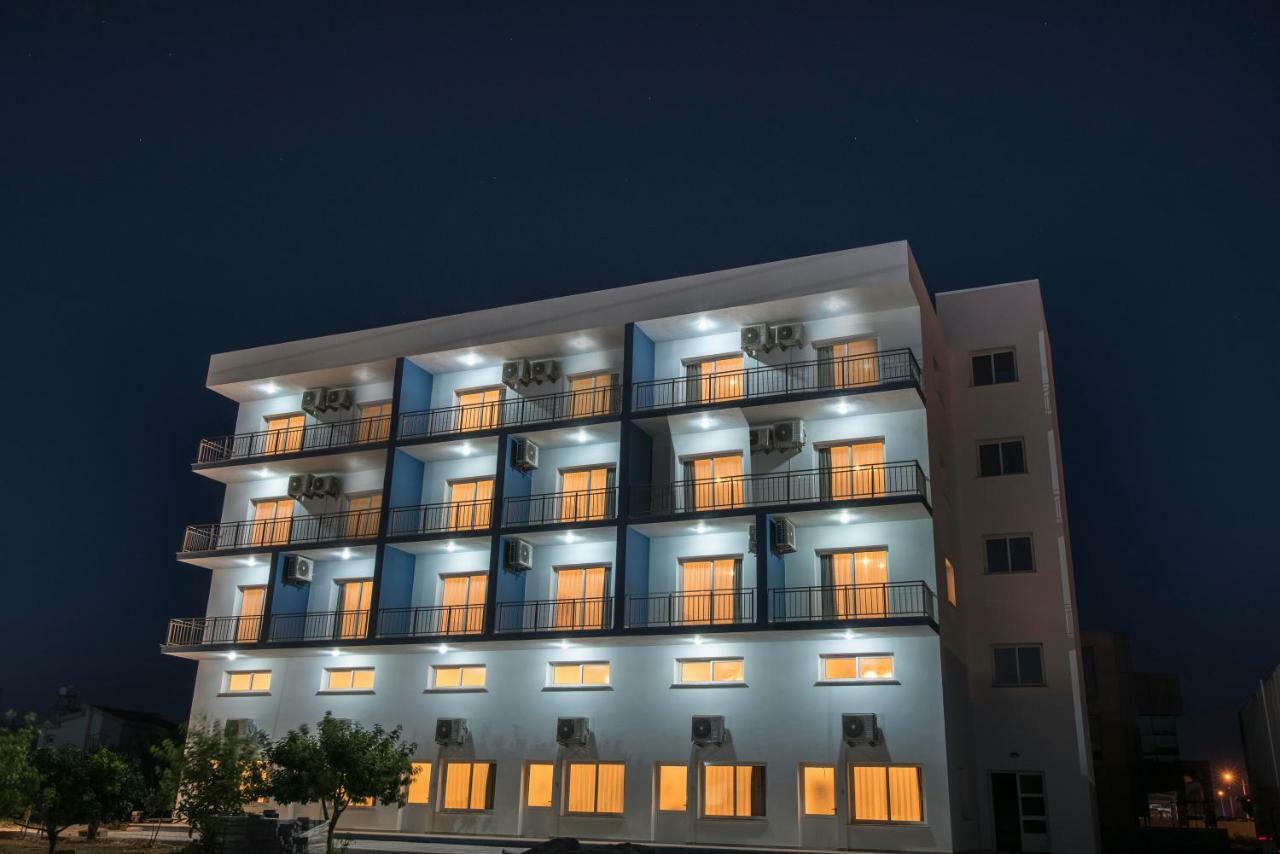 Deniz Airport Suites Nicosia Eksteriør billede