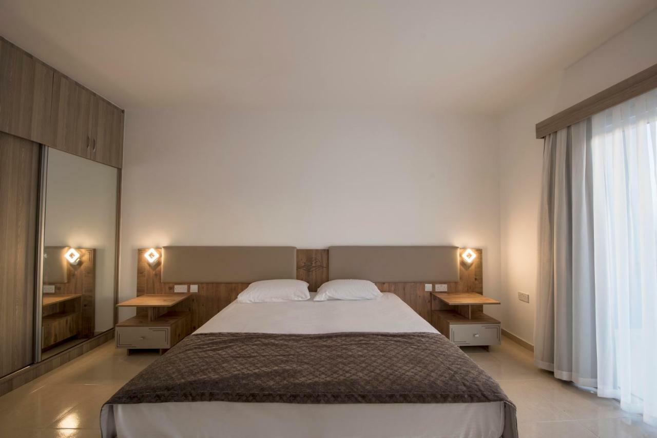 Deniz Airport Suites Nicosia Eksteriør billede