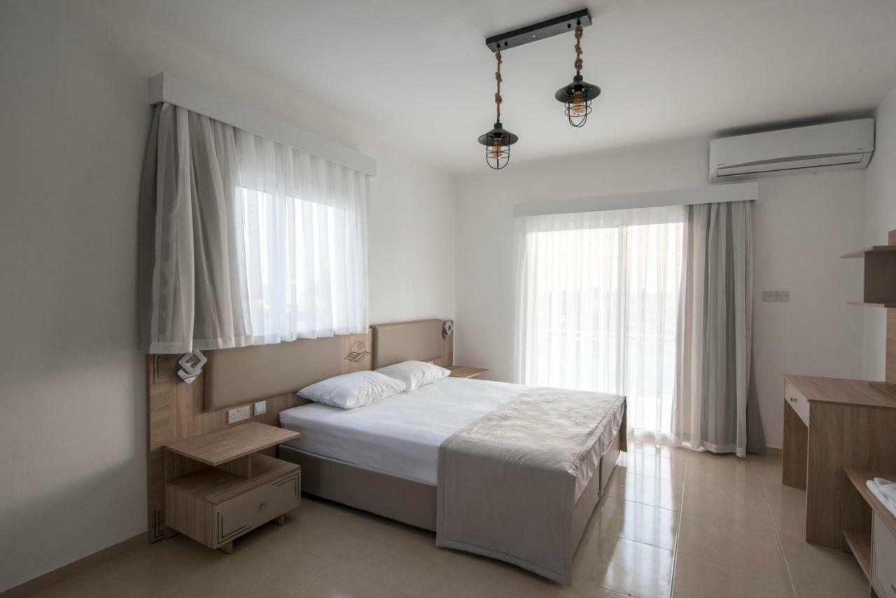 Deniz Airport Suites Nicosia Eksteriør billede
