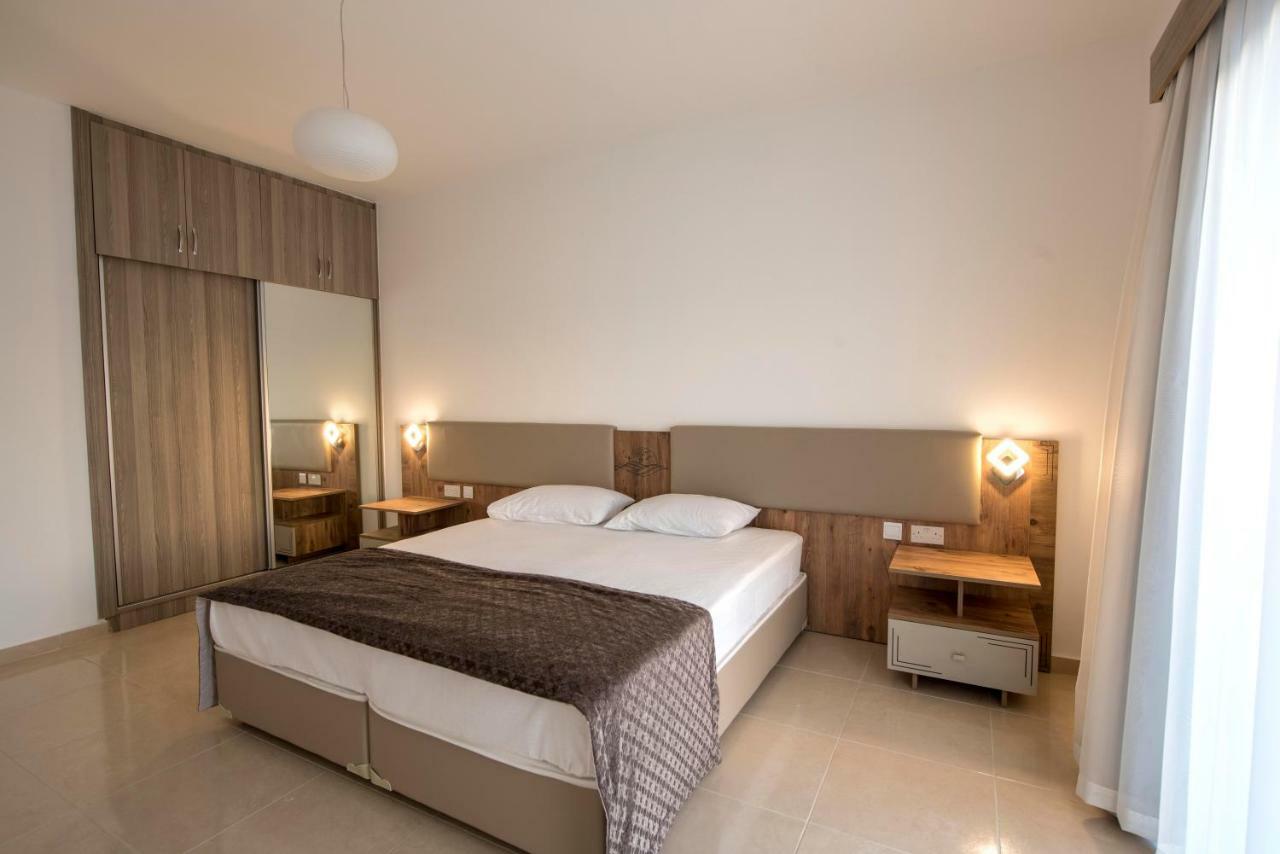 Deniz Airport Suites Nicosia Eksteriør billede