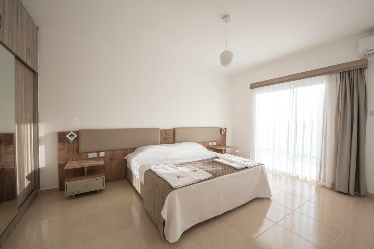 Deniz Airport Suites Nicosia Eksteriør billede