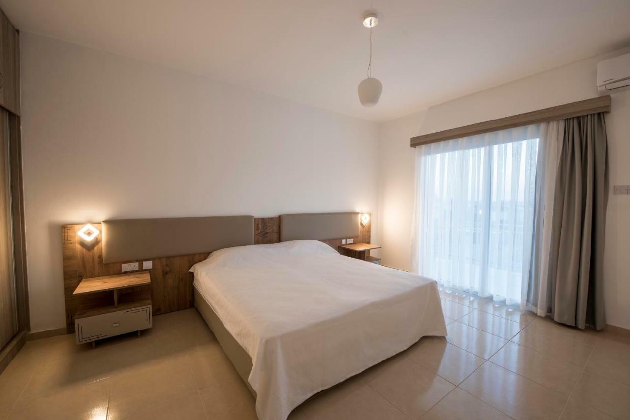 Deniz Airport Suites Nicosia Eksteriør billede