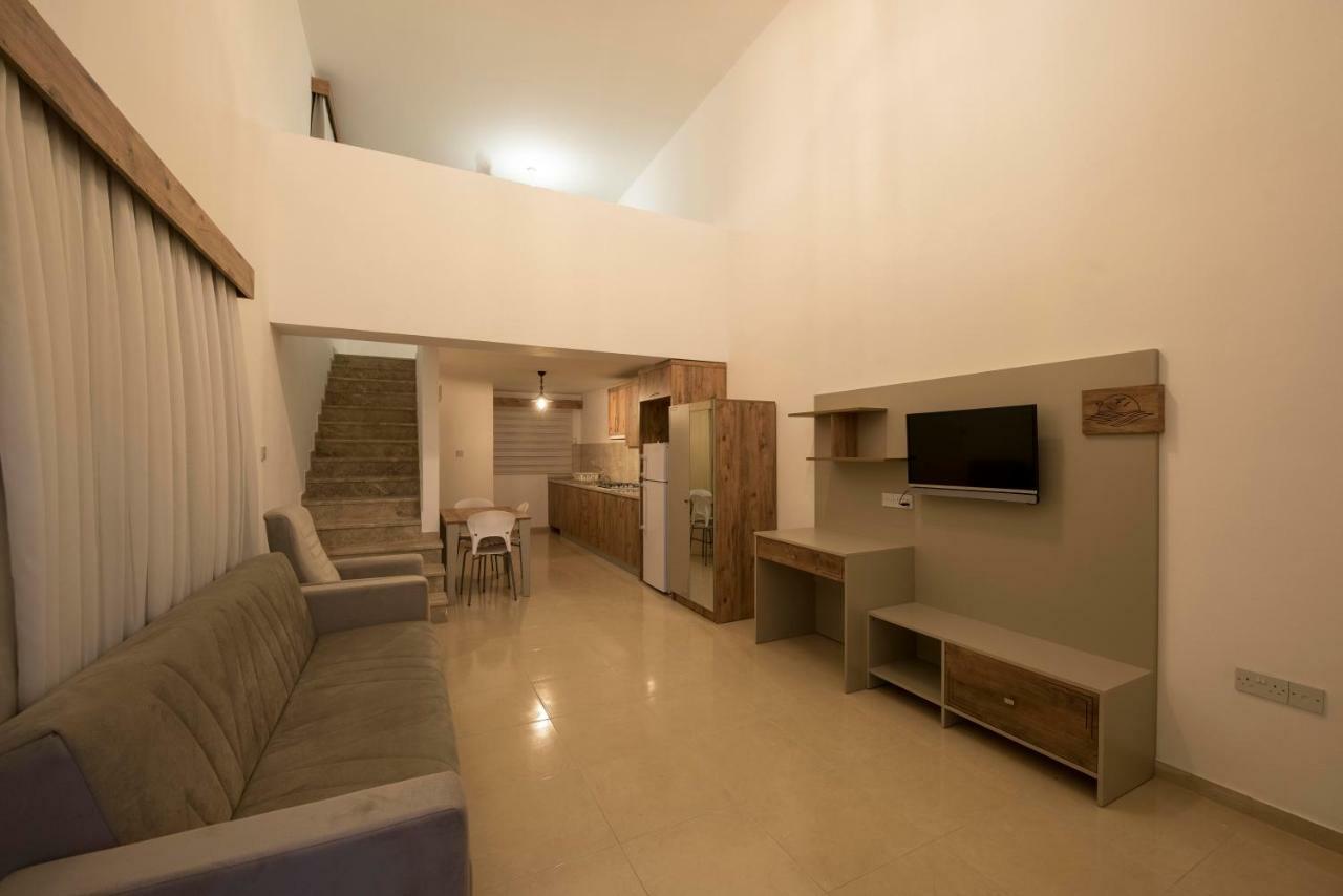 Deniz Airport Suites Nicosia Eksteriør billede