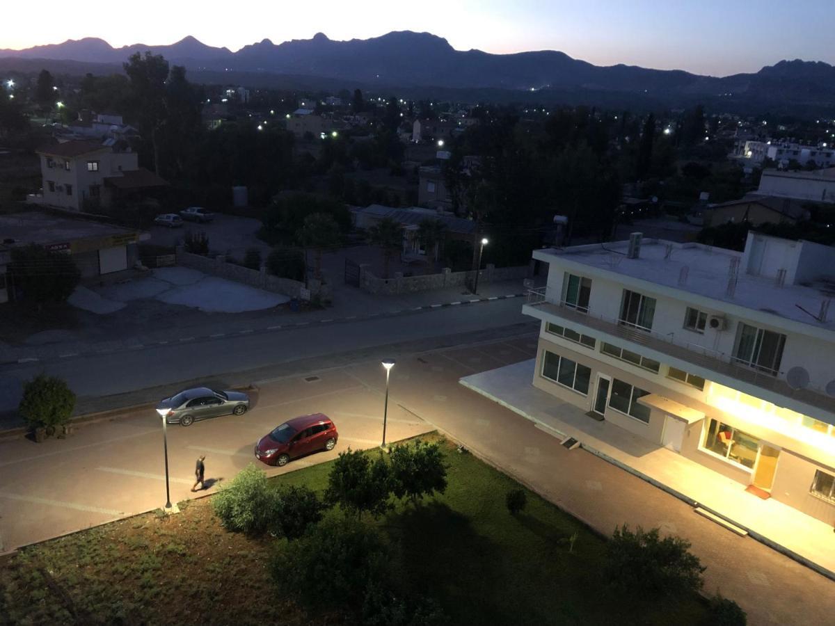 Deniz Airport Suites Nicosia Eksteriør billede